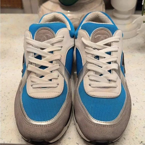 CHANEL Turquoise & Black Sneakers 👟 - Picture 3 of 8